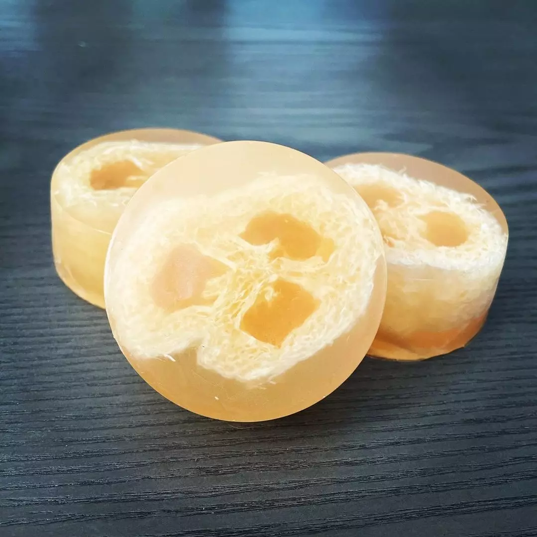 صابون لوفا لیمویی(پن شستشوی لوفا لیمویی) دستساز و گیاهی لایه بردار پوست روشن کننده پوست